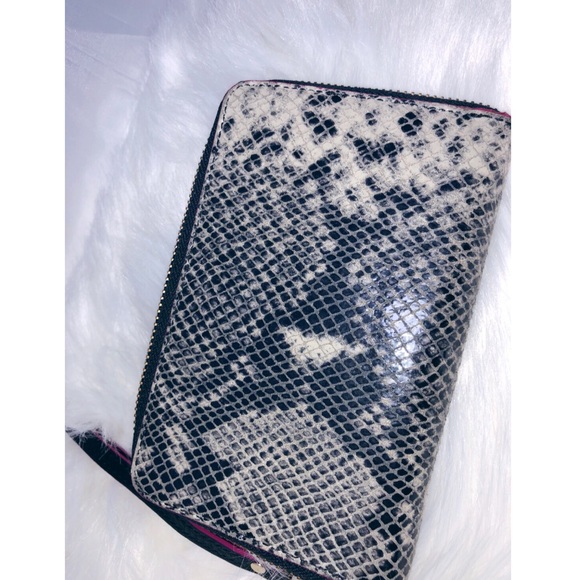 NWOT• Stella & Dot Chelsea Tech Snakeskin Wallet - Picture 5 of 8